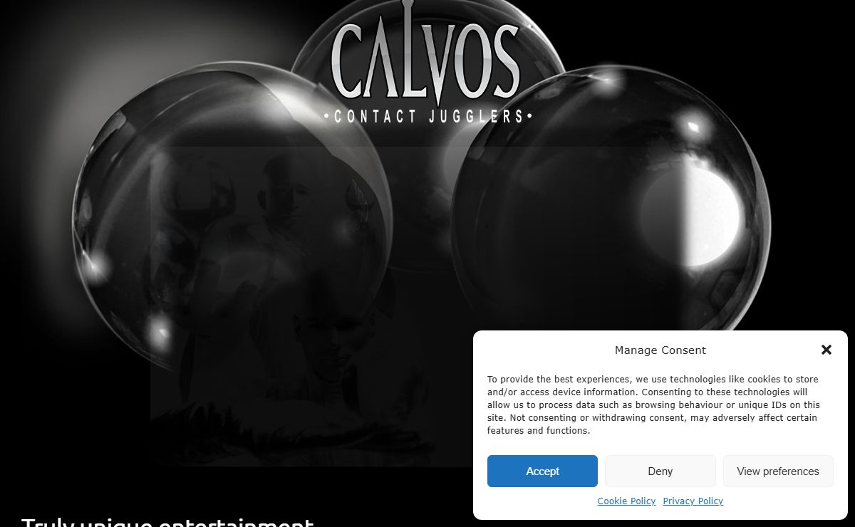 Calvos: Exquisite Stilt-walkers and Crystal Ball jugglers
