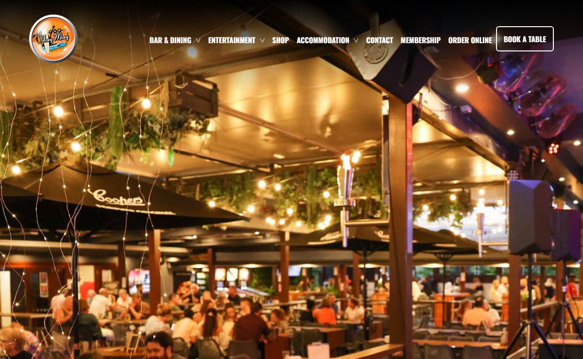 The Iconic Pub In Coffs Harbour | Hoey Moey