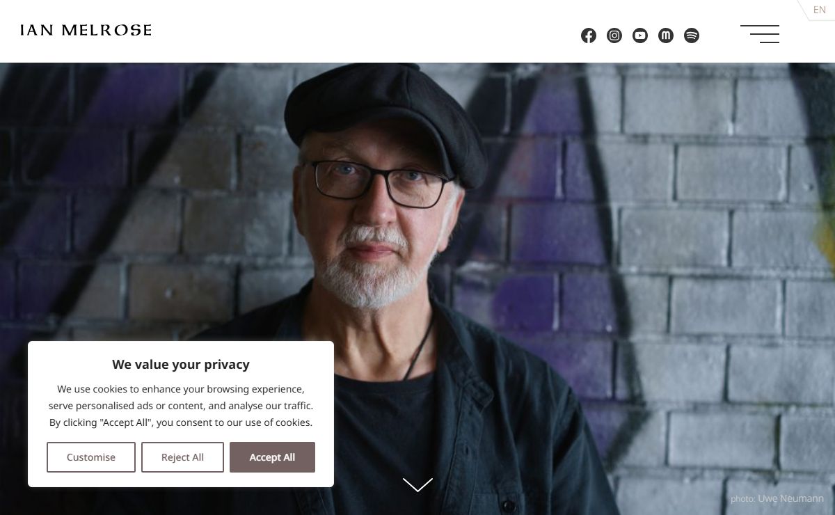 Ian Melrose – Acoustic Fingerstyle Guitarist