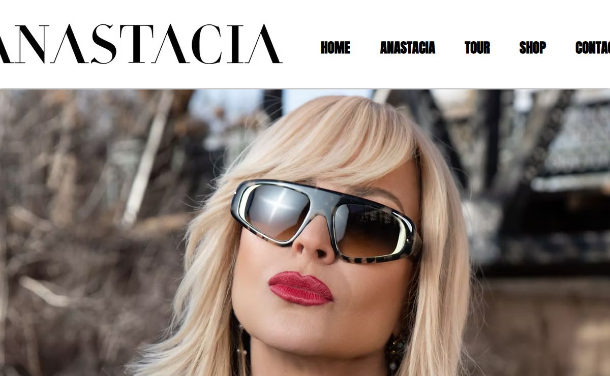 HOME | Anastacia