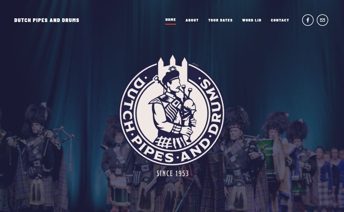 Dutch pipes and drums