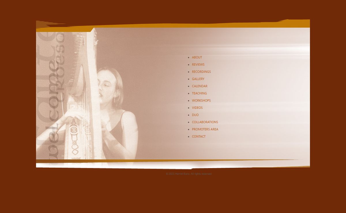 Harriet Earis - Professional Harper - Playing Welsh, Irish and Scottish music